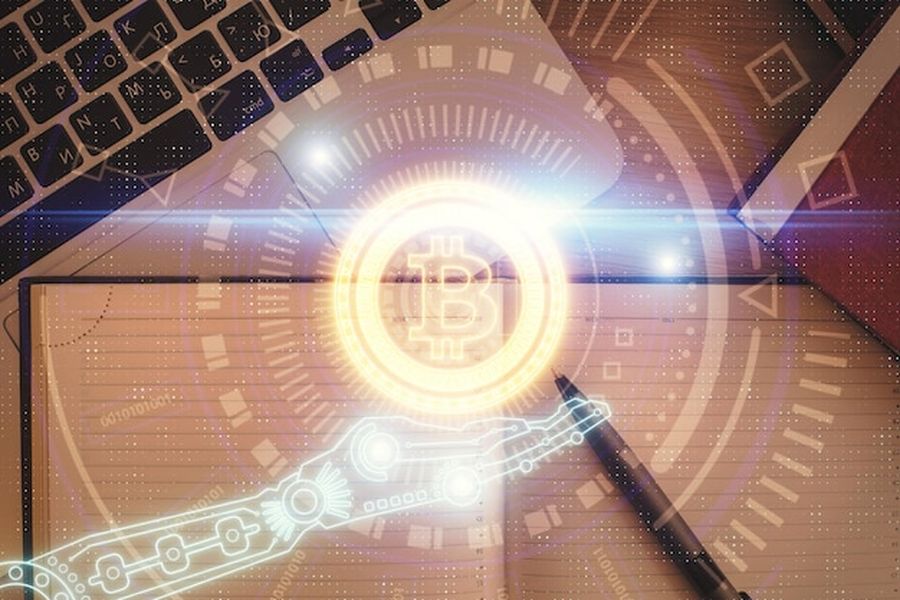 Une interface numérique futuriste avec un Bitcoin étincelant montrant comment utiliser la cryptographie quantique pour sécuriser ses données personnelles.